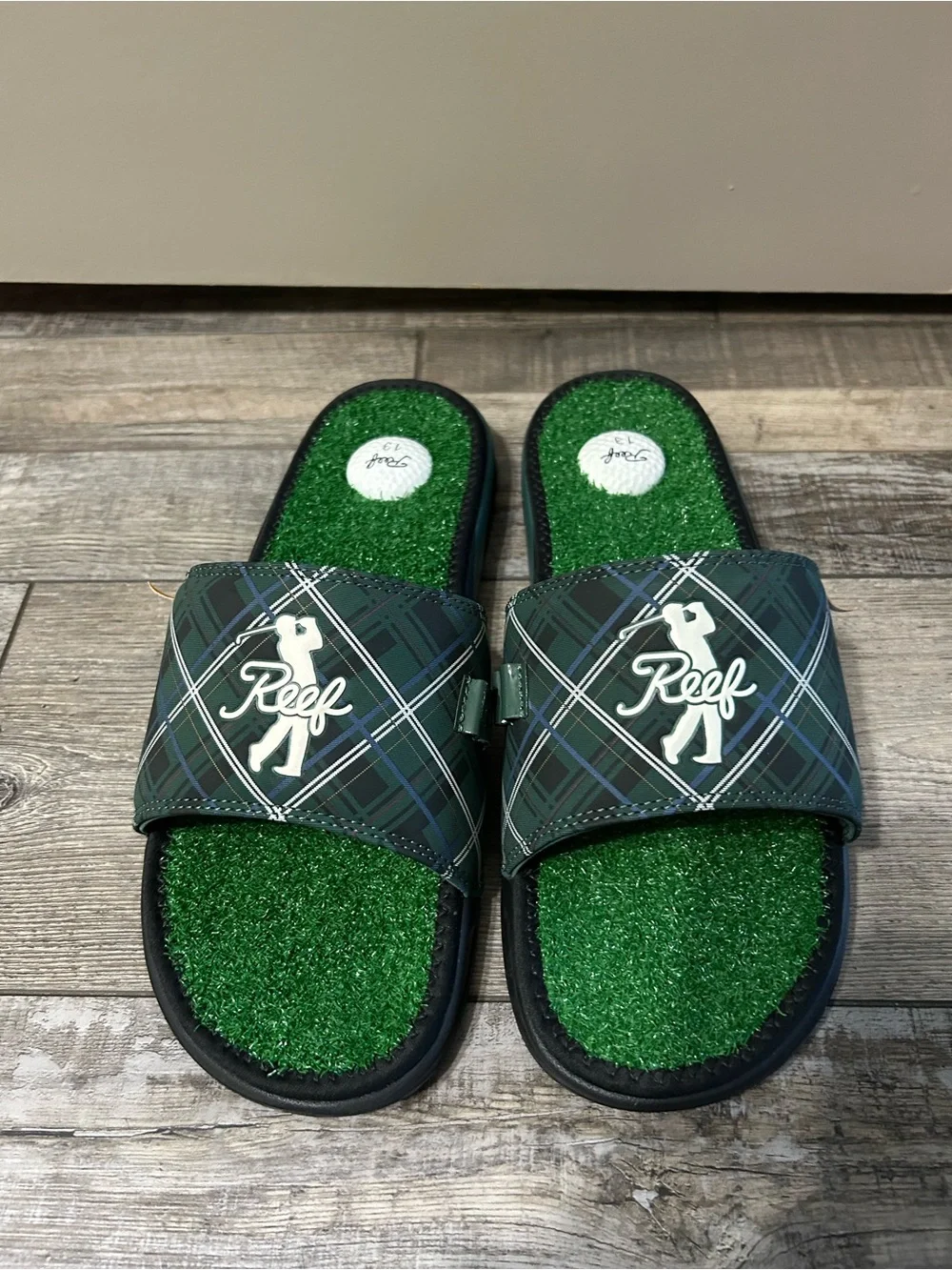 Reef Gold Tartan Green Plaid Slide Sandals grass turf insole Golf ball